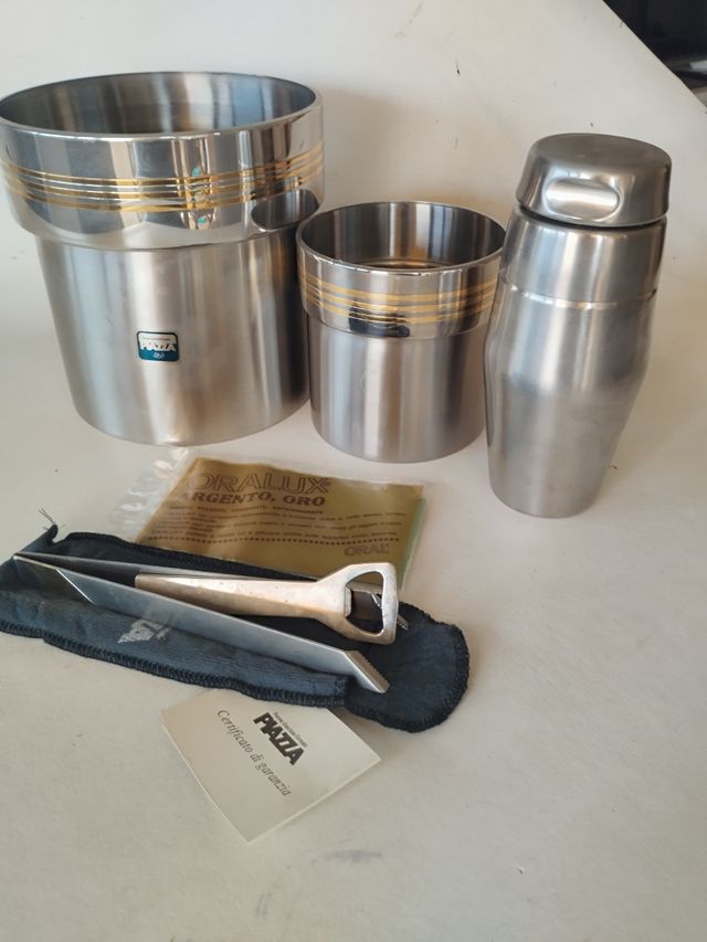 Juego de coctelera metálico dorado