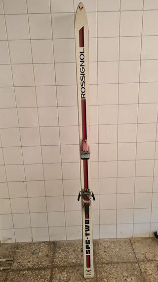 Esquís Rossignol con fijaciones Vintage