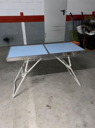 Mesa plegable metálica azul