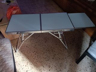 Mesa plegable metálica azul