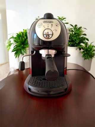 Macchina caffè DeLonghi nera