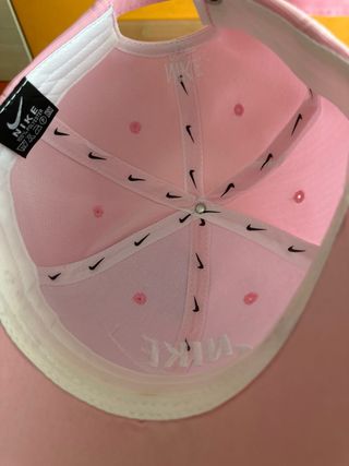 Gorra Nike rosa 