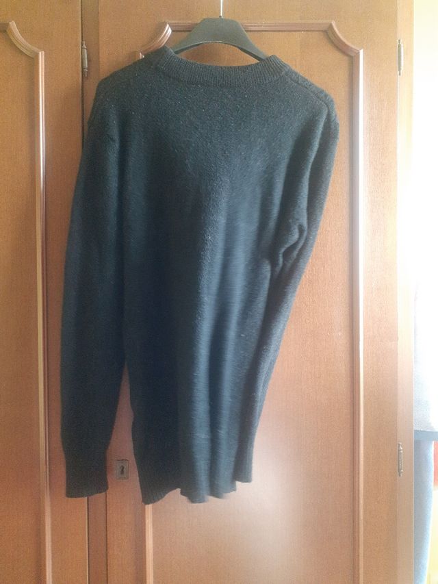 Maglione nero lavorato a maglia