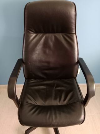 Sillón oficina piel negra