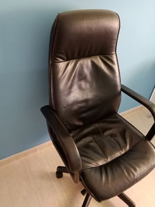 Sillón oficina piel negra