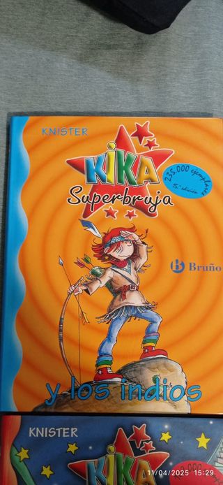 Kika Superbruja y los indios (Spanish Edition)
