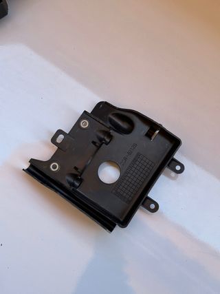 Caja batería Yamaha R1