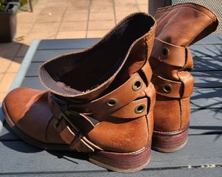 Botines piel marrón planos Querol