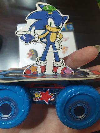 SONIC: Pegatinas, tatuajes y juguetes 