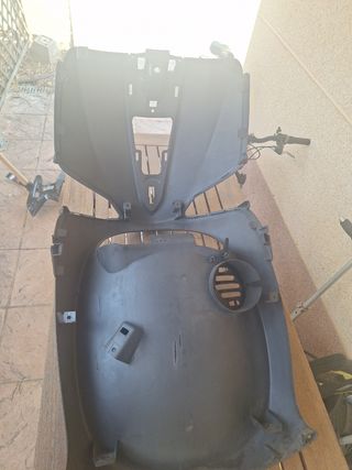 Escudo Piaggio Liberty 125