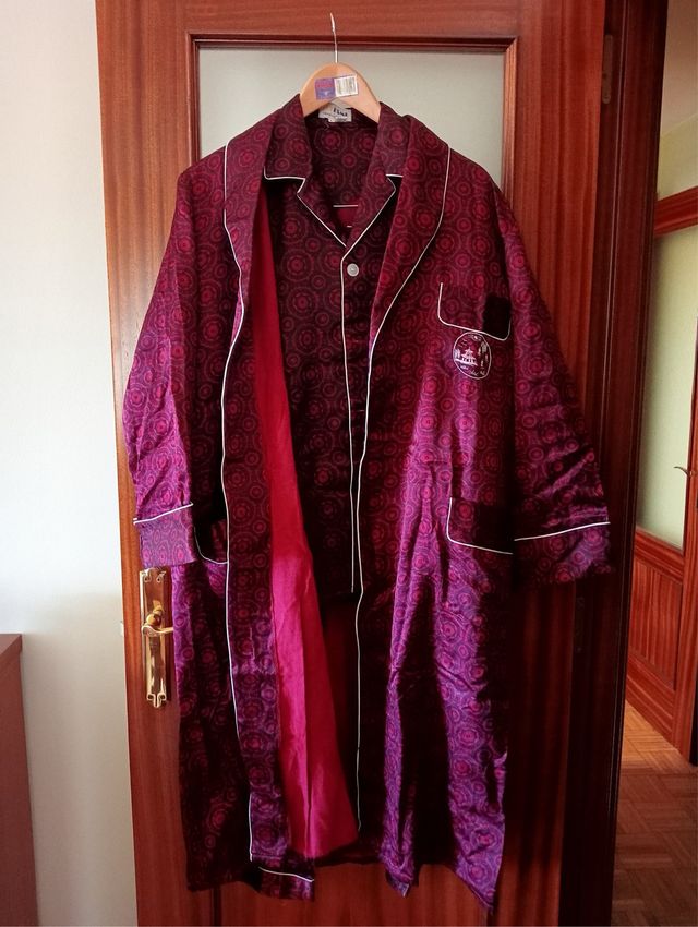 Pijama vintage rojo y morado