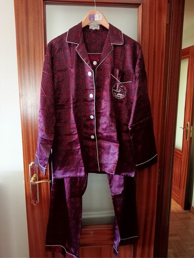 Pijama vintage rojo y morado
