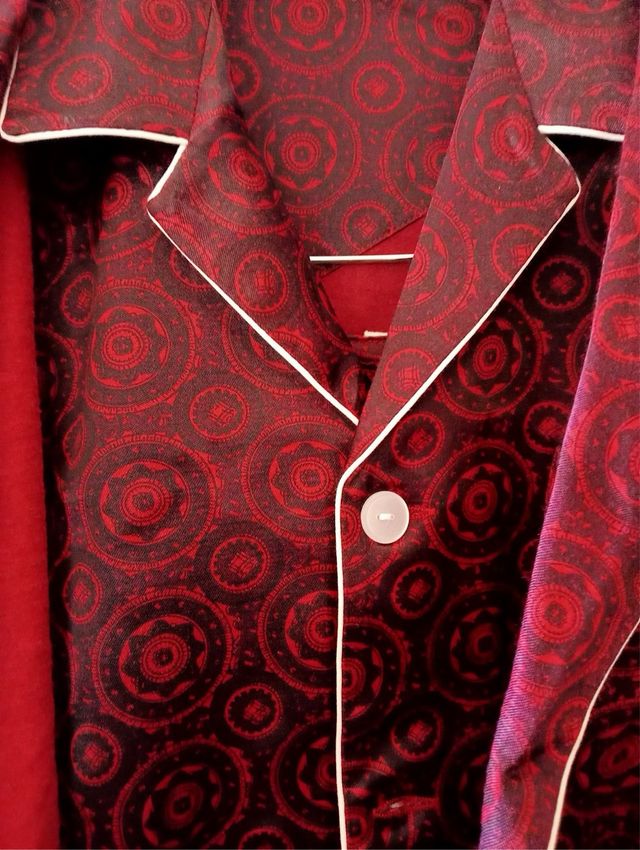 Pijama vintage rojo y morado