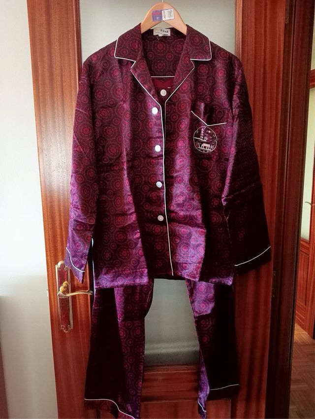 Pijama vintage rojo y morado