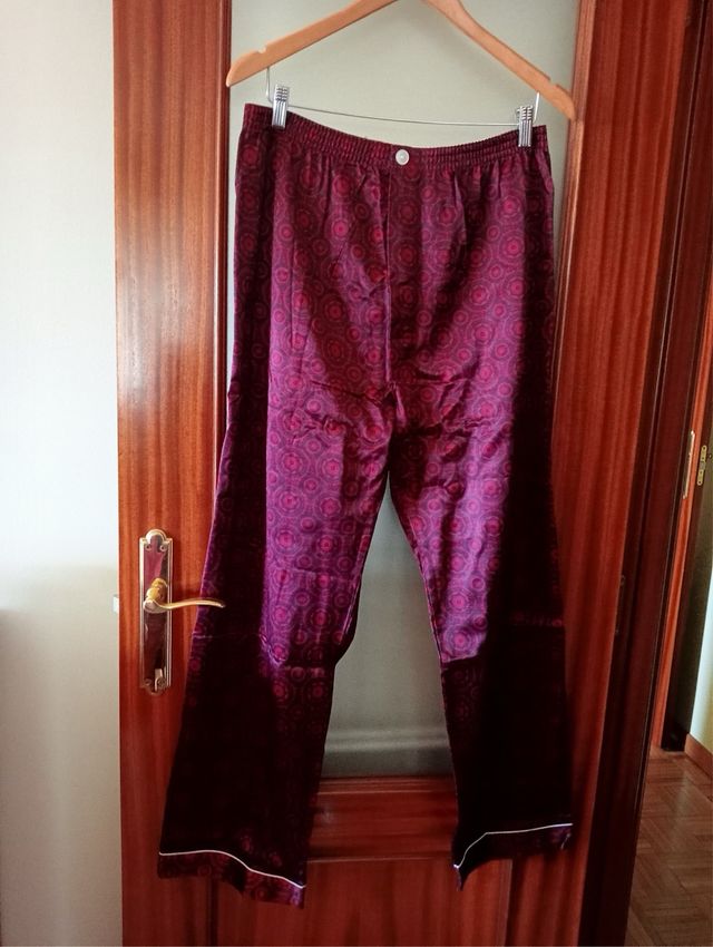 Pijama vintage rojo y morado