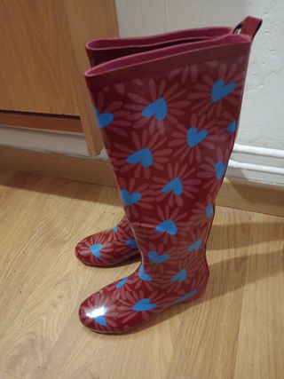 Botas lluvia rojas corazones