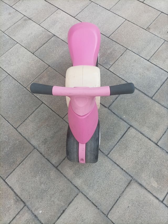Correpasillos moto rosa