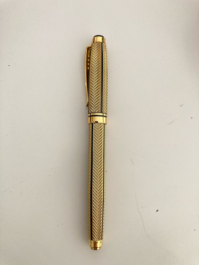 Colección de 18 plumas estolográficas y estuche