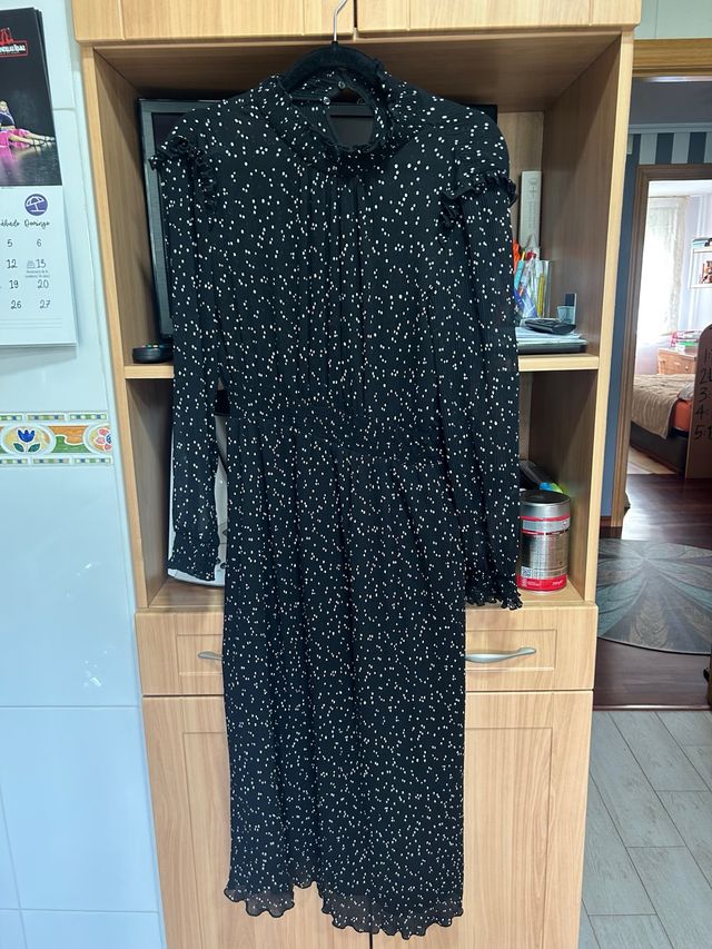 Vestido midi lunares blanco y negro