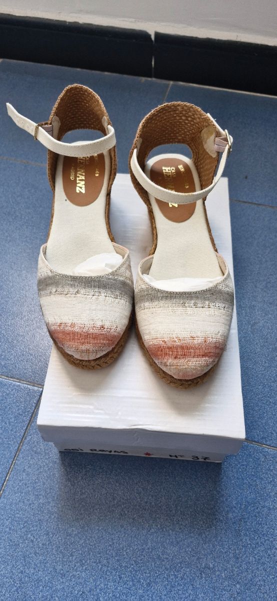 Calzados Hernanz Alpargateria Lobo Calle Toledo Alpargatas Barrio