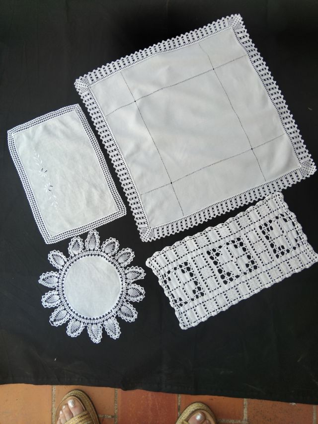 4 Naperons Vintage Variados Linho e Crochê