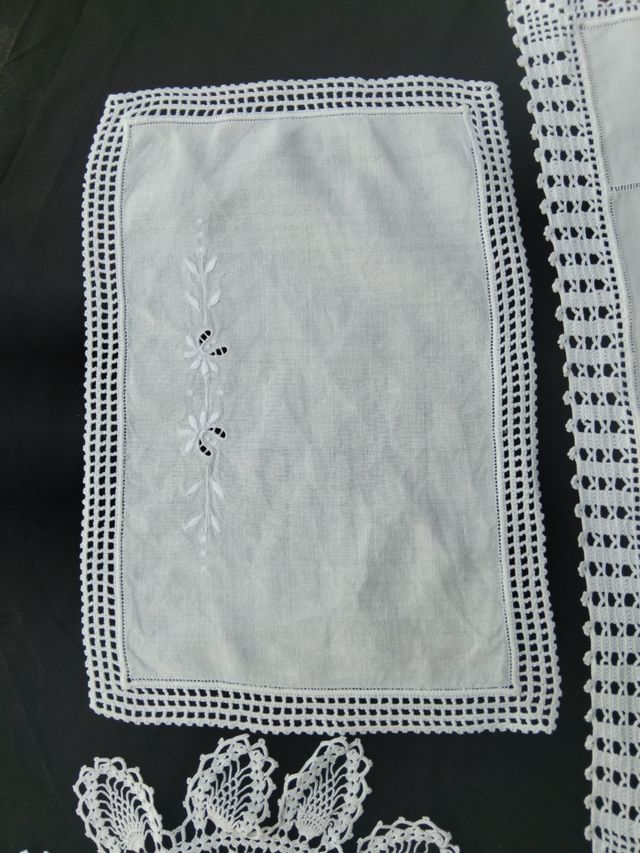 4 Naperons Vintage Variados Linho e Crochê