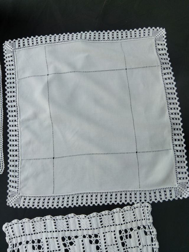 4 Naperons Vintage Variados Linho e Crochê