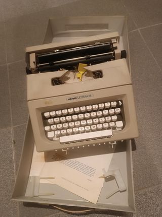 Olivetti Lettera 25 - Máquina de escribir