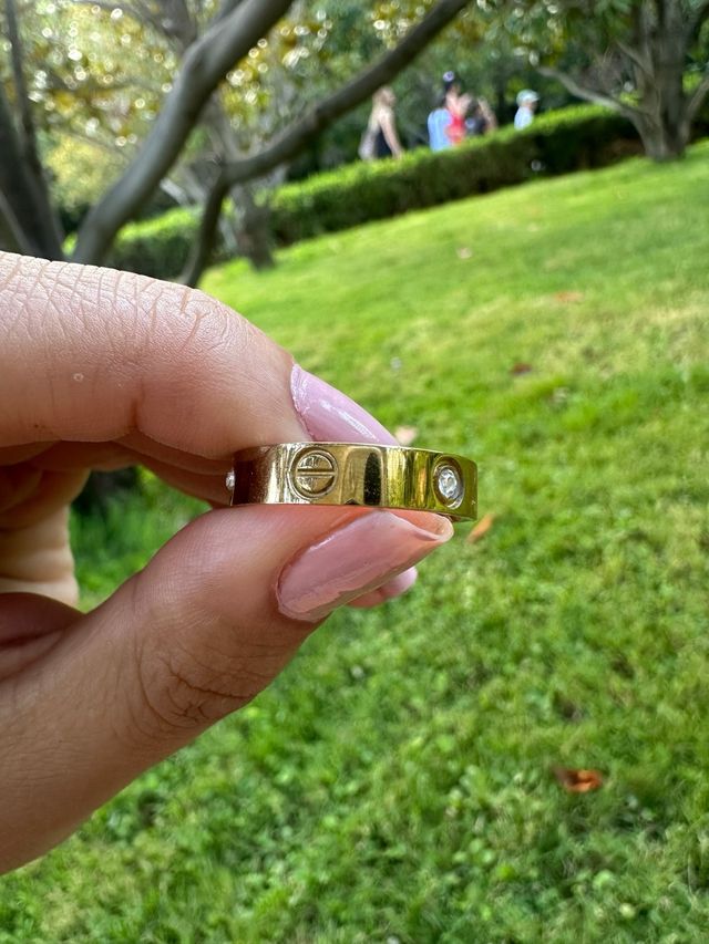 Anillo Cartier Love dorado