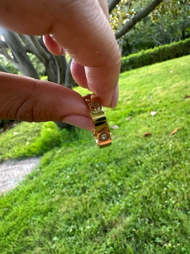 Anillo Cartier Love dorado