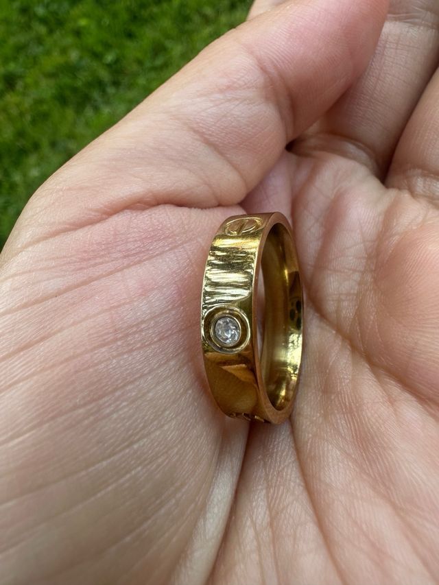 Anillo Cartier Love dorado