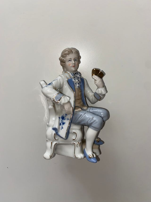 Pareja figuras porcelana estilo victoriano