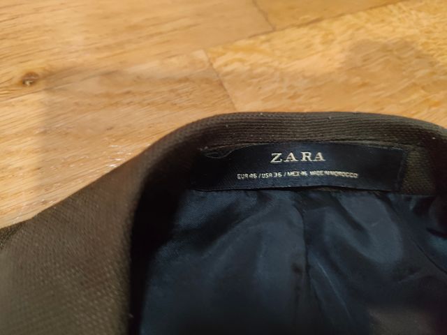 Blazer Zara verde militar talla 36