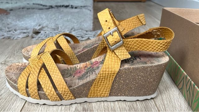 Sandalias cuña Yokono amarillas