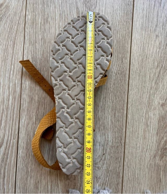 Sandalias cuña Yokono amarillas