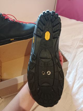 Botas Vibram montaña 43