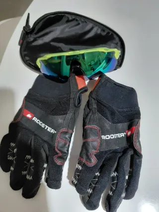 Gafas Oakley Guantes Rooster, bolso HH y neopreno