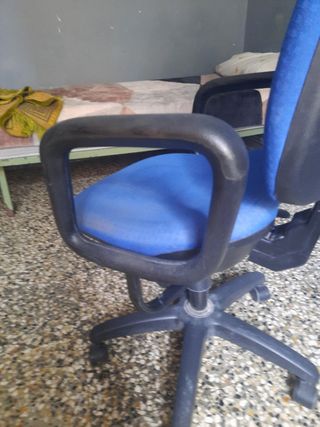 Silla oficina giratoria azul