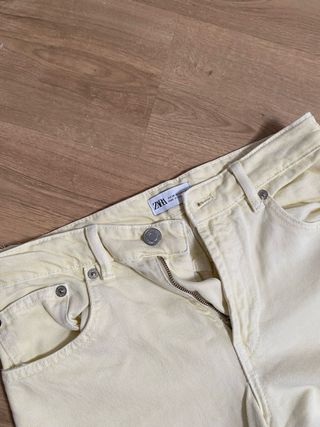 Pantalones Zara amarillos