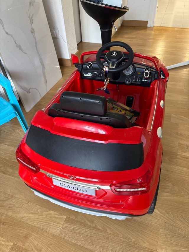 Coche Mercedes GLA-Class infantil