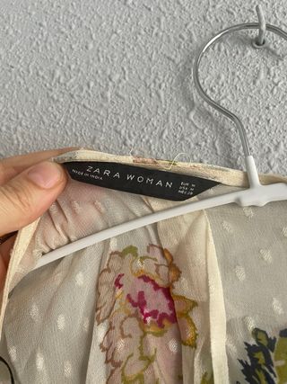 Chaqueta Zara flores - M