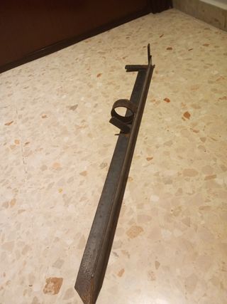 Pincho pesca - Soporte metálico 68 cm