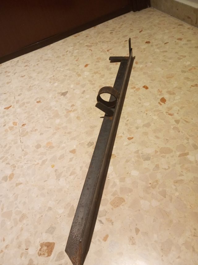 Pincho pesca - Soporte metálico 68 cm