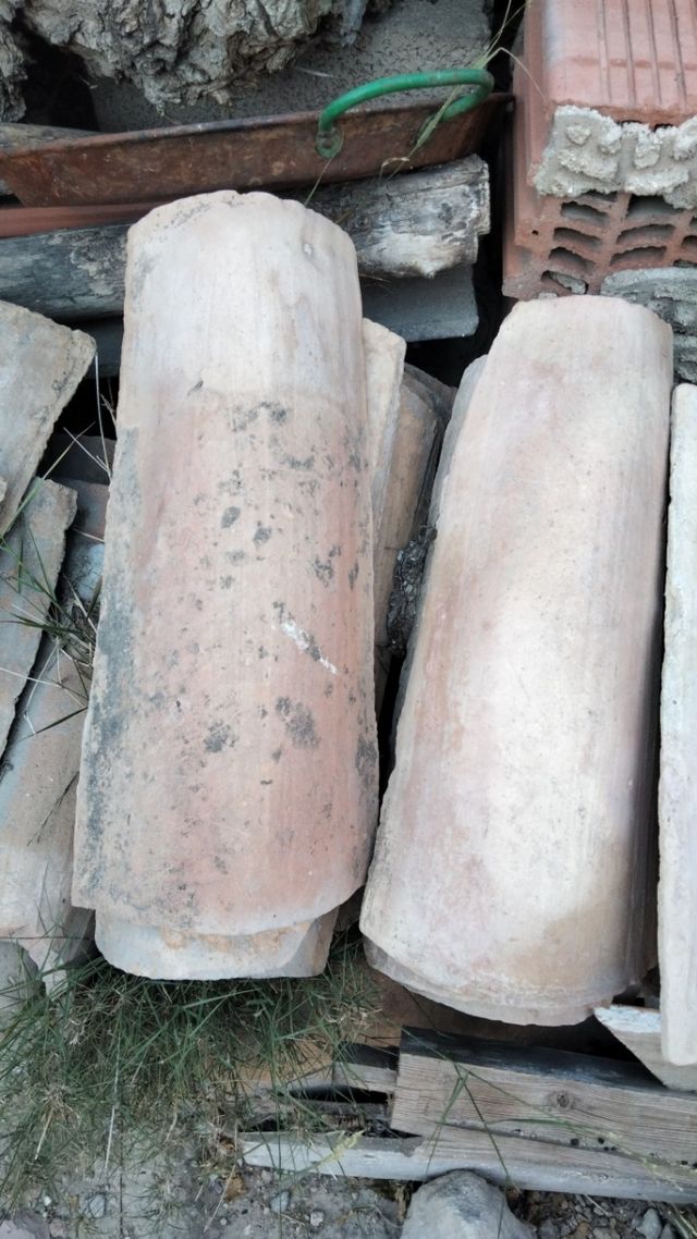 Tejas antiguas - 2 unidades 1,50 y regal otra