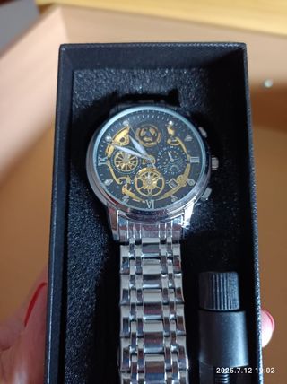 Reloj automático.