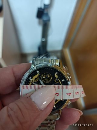 Reloj automático.