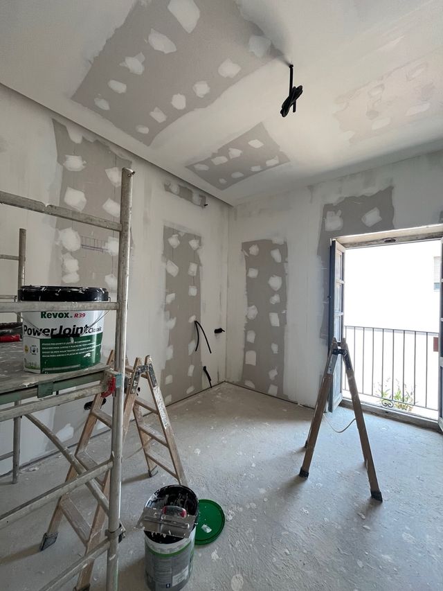 Pladur y pintura en tus paredes