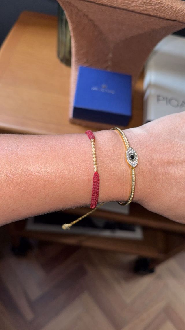 Collar y pulsera dorados de swarovski