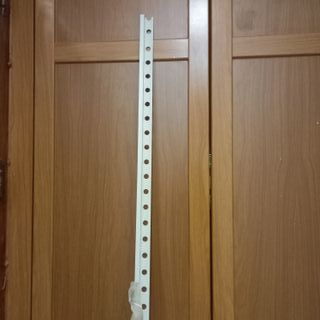 Perfil inglete de aluminio gris. 2 metros