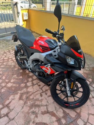 Moto Aprilia Tuono 125 